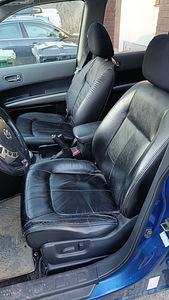 Nissan X-Trail (11 foto / 14)