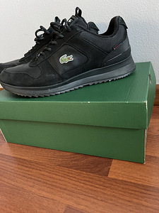 Lacoste (1 foto / 2)