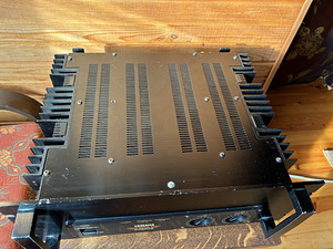 Стерео усилитель Yamaha PC2002 (2 фото из 6)