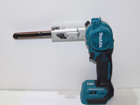 Аккумуляторная ленточная шлифовальная машина Makita DBS180Z