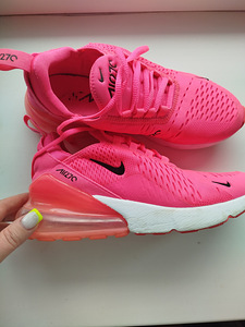 Кроссовки nike (1 фото из 2)