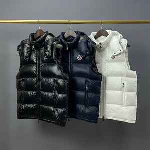 Moncler Down Vest (1 foto / 4)