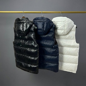 Moncler Down Vest (2 foto / 4)