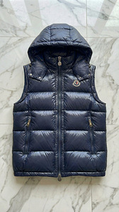 Moncler Down Vest (4 foto / 4)