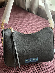 Сумка Marc Jacobs logo-plaque shoulder bag (1 фото из 10)