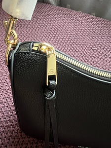 Сумка Marc Jacobs logo-plaque shoulder bag (2 фото из 10)
