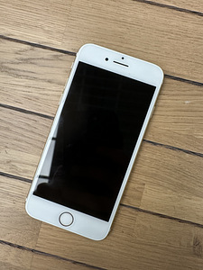 iPhone 7 (1 фото из 8)