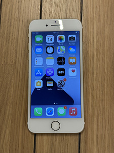 iPhone 7 (2 фото из 8)