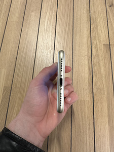 iPhone 7 (4 фото из 8)