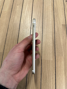 iPhone 7 (7 фото из 8)