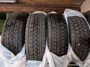 Шипованные шины Maxxis PRESA SUV ICE 8.3мм 225/60R18 (1 фото из 2)