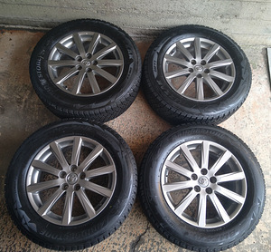 Toyota Lexus R18 valuveljed rehvidega (1 foto / 4)