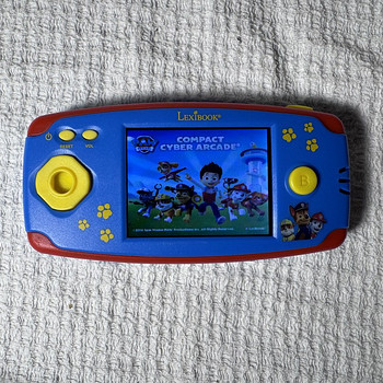 Детская игровая консоль