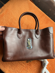 Сумка-тоут Yves Saint Laurent (1 фото из 10)