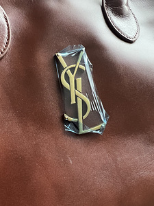 Сумка-тоут Yves Saint Laurent (8 фото из 10)