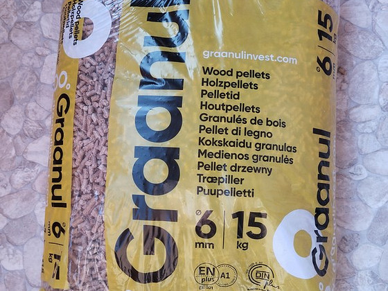 Puidugraanulid 6 mm 15 kg, 2 kotti