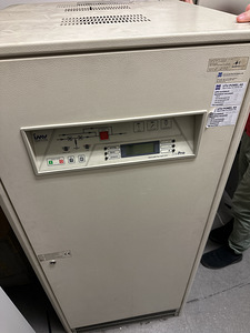 Tööstuslik UPS IMV SitePro 3‑faasiline + akud (1 foto / 2)