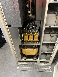 Tööstuslik UPS IMV SitePro 3‑faasiline + akud (2 foto / 2)