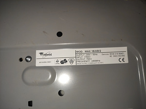 Микроволновая печь с грилем Whirlpool MAX 18/AB/2 (3 фото из 3)