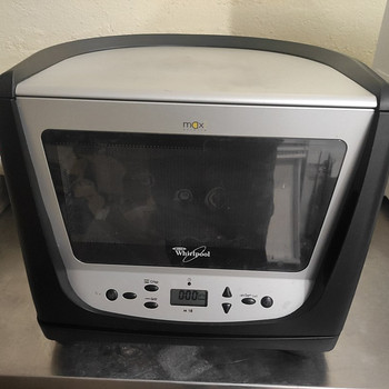 Микроволновая печь с грилем Whirlpool MAX 18/AB/2