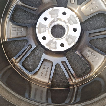 Kia valuveljed 18" uued