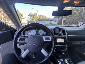 Chrjsler 300c (2 фото из 9)
