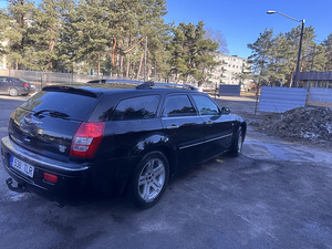 Chrjsler 300c (7 фото из 9)
