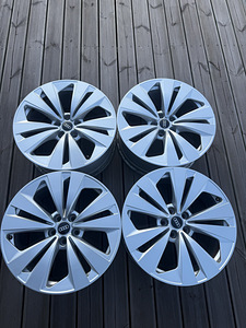 Диски Audi (2 фото из 4)