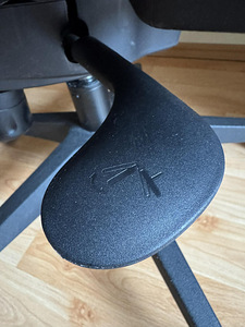Kontoritool võrkseljatoega (ergonoomiline, must) (4 foto / 6)