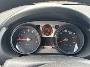 Продам Nissan Qashqai 2010г 1,6 бензин мануал (12 фото из 12)