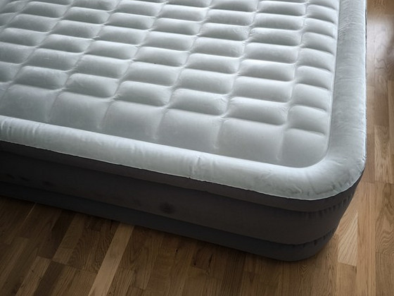 Intex Queen Tech Premaire надувная кровать Queen