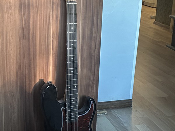 Mini Bass Jazz.