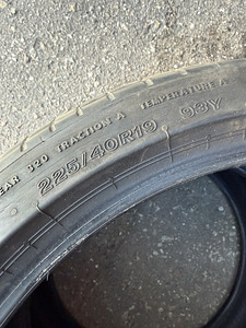 225/40/19 Bridgestone suverehvid 2tk dot2024 (4 foto / 4)