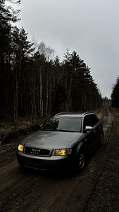 Audi A4 (2 фото из 9)