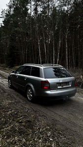 Audi A4 (4 фото из 9)
