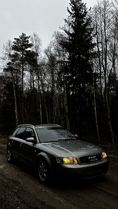 Audi A4 (7 фото из 9)