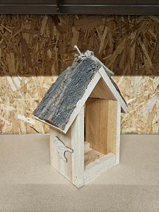 Uus käsitööna tehtud linnusöögimaja 30x13,5x27 cm (3 foto / 6)