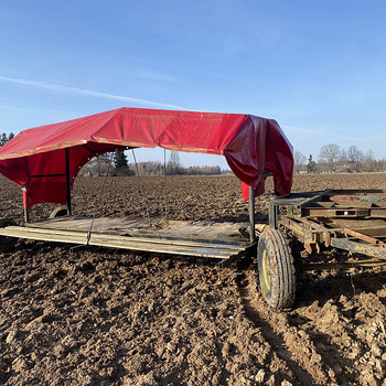 Kurgi- ja maasikakorjamisplatvorm