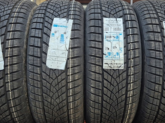 R18 Goodyear 215/55/18 - UUS pakendis