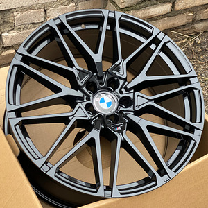 R20 veljed 5x120 BMW x5 x6 F15 F16 e70 e71 e53 - Style 818M (1 foto / 6)