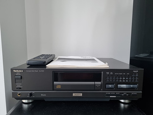 CD-плеер Technics SL-PS70 (1 фото из 4)