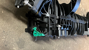 F10,F30,F01 Впускн. коллектор двигателя BMW N57N 11617811909 (3 фото из 4)