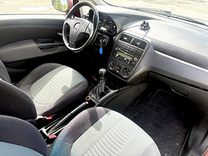 Fiat Punto (8 foto / 13)