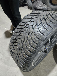 Диски+резина 255/50R19 (3 фото из 3)
