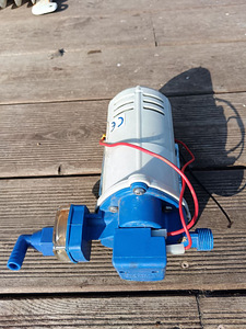 FIAMMA SF126 PRO (12V) veepump - varuosadeks (2 foto / 2)