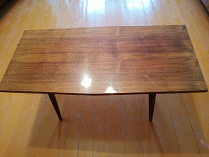 Журнальный столик (2 фото из 2)