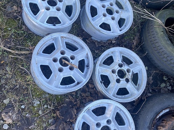 Opel Manta vōi Monza valuveljed