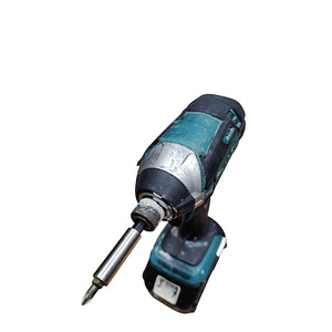 Ударная дрель - шуруповерт Makita DTD152 + Аку 4,0 АЧ (3 фото из 5)