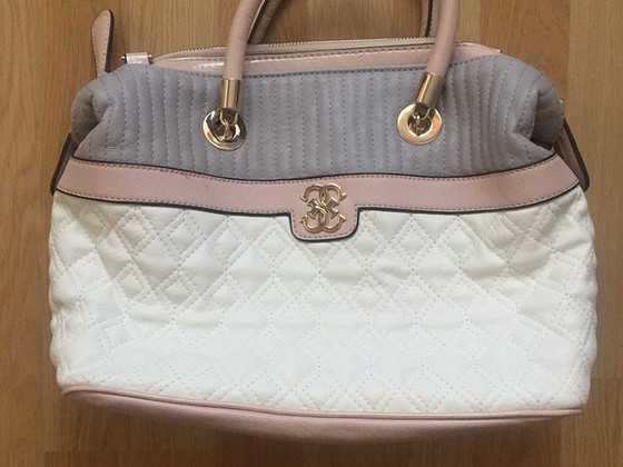 Guess kott