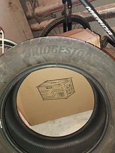 Suverehvid Bridgestone 235/55R18 (1 foto / 3)